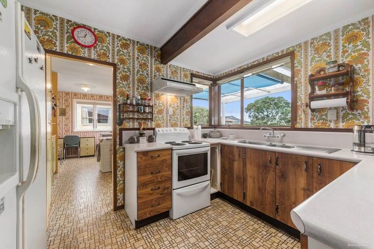 Photo of property in 8 Roberts Road, Glenfield, Auckland, 0629