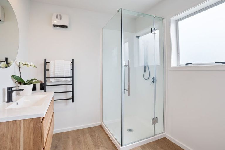 Photo of property in 2/41 Bowhill Road, New Brighton, Christchurch, 8083