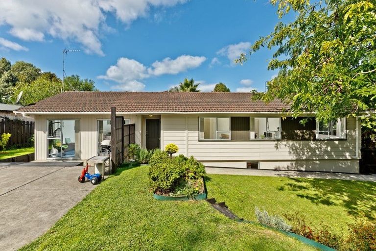Photo of property in 7 Celina Place, Browns Bay, Auckland, 0630