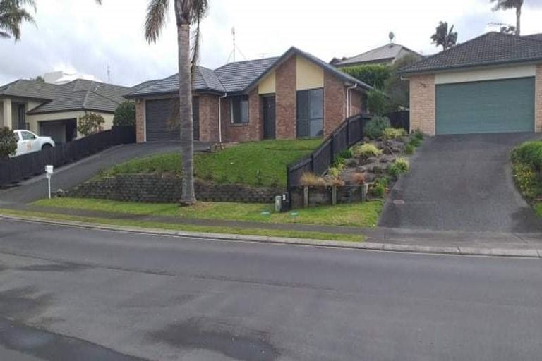 Photo of property in 20 Tauranga Place, Orewa, 0931