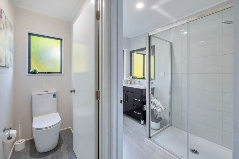 Photo of property in 215 Kaipara Road, Papakura, 2582