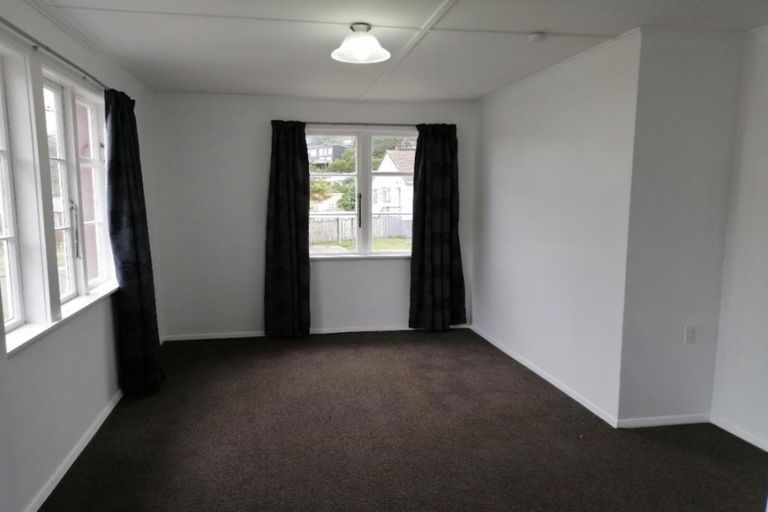 Photo of property in 30 Toomath Street, Naenae, Lower Hutt, 5011