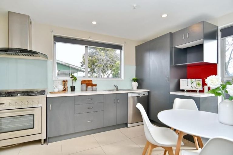 Photo of property in 1/2 Bayswater Crescent, Bromley, Christchurch, 8062