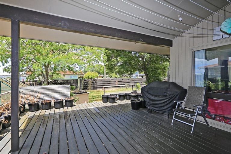 Photo of property in 100 Flaxmere Avenue, Flaxmere, Hastings, 4120