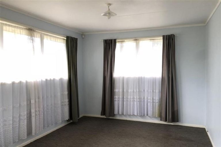 Photo of property in 61 Harrington Road, Henderson, Auckland, 0610