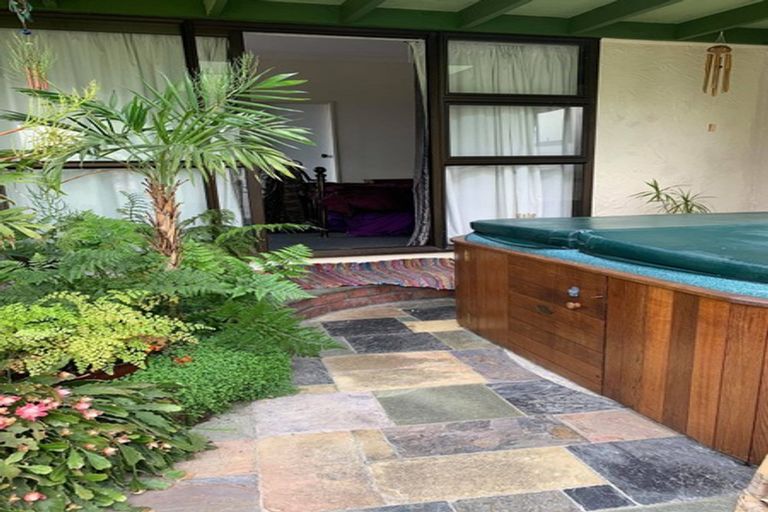 Photo of property in 9 Shamrock Street, Takaro, Palmerston North, 4412