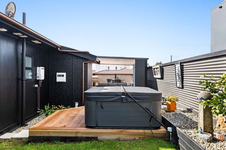 Photo of property in 482 Devon Street East, Strandon, New Plymouth, 4312