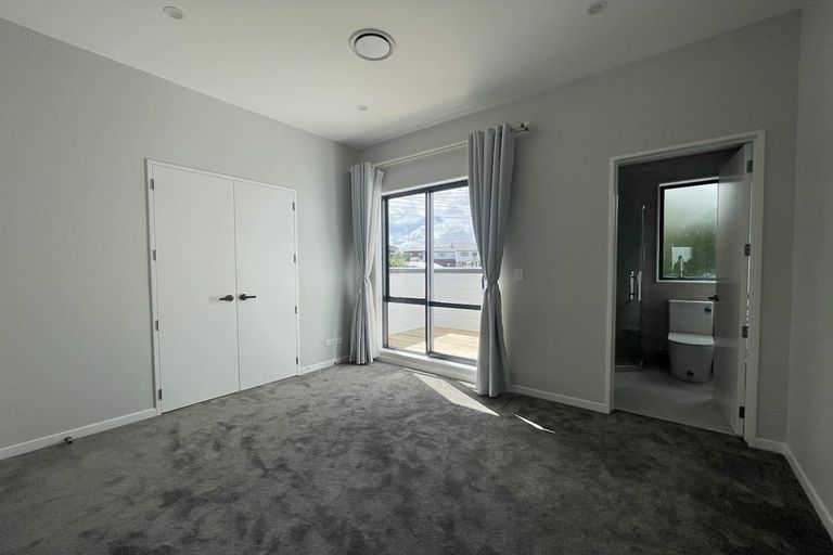 Photo of property in 355a Beach Road, Campbells Bay, Auckland, 0630