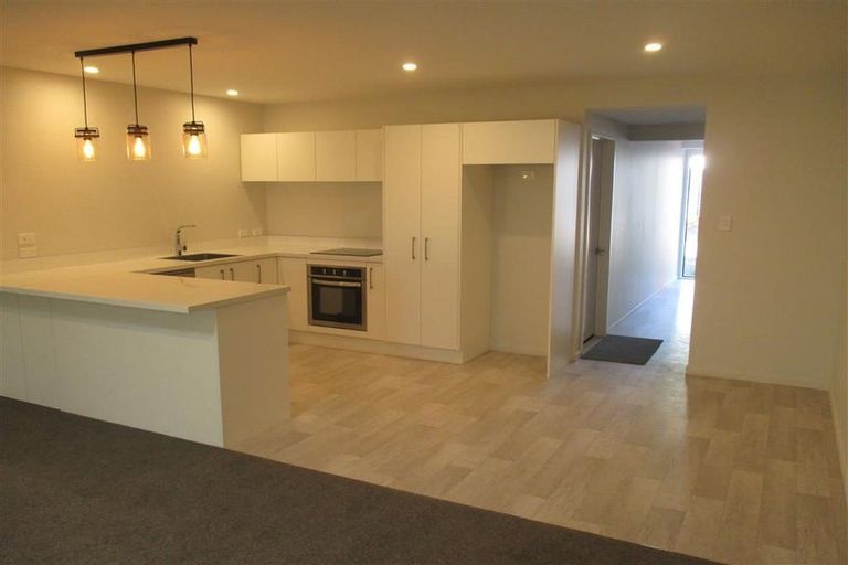 Photo of property in 2/22 Grove Road, Addington, Christchurch, 8024