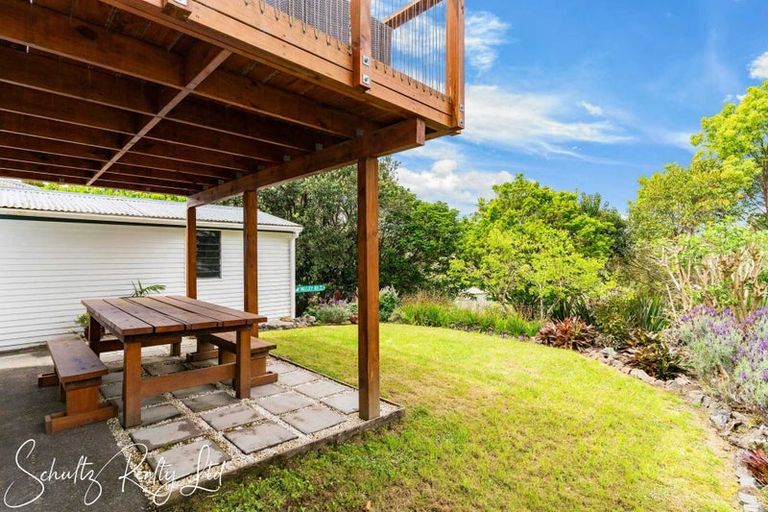 Photo of property in 15 Bickerstaffe Road, Maungaturoto, 0520