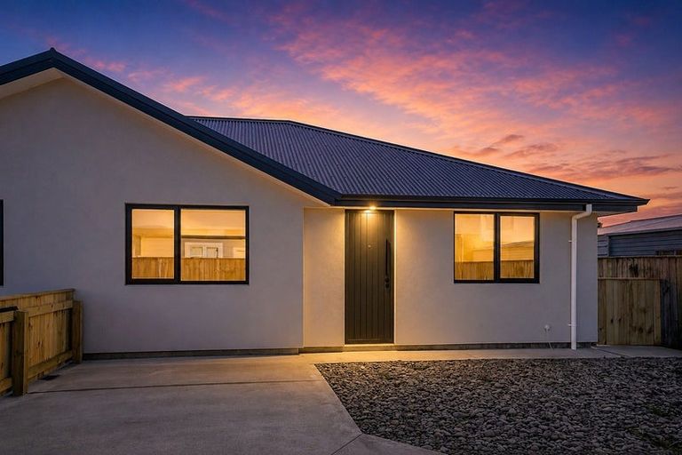 Photo of property in 86b Hinau Street, Castlecliff, Wanganui, 4501