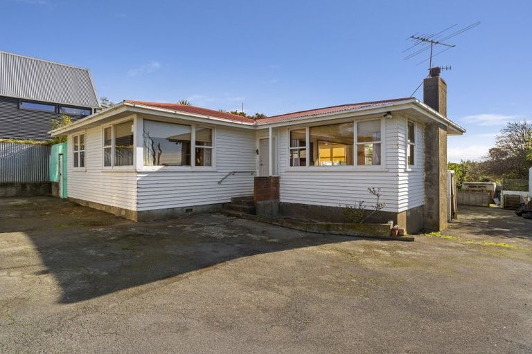 Photo of property in 135 Muri Road, Pukerua Bay, 5026