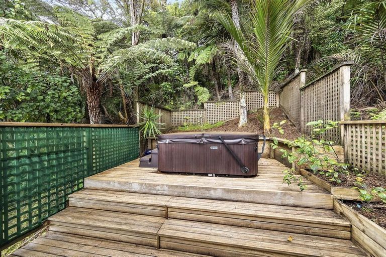 Photo of property in 38 Takahe Road, Titirangi, Auckland, 0604