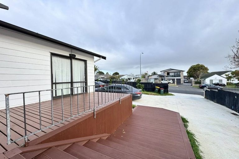 Photo of property in 100 Everglade Drive, Totara Heights, Auckland, 2105