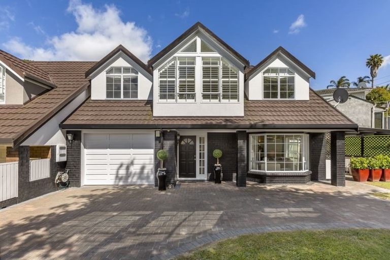 Photo of property in 1/48 Seaton Road, Murrays Bay, Auckland, 0630