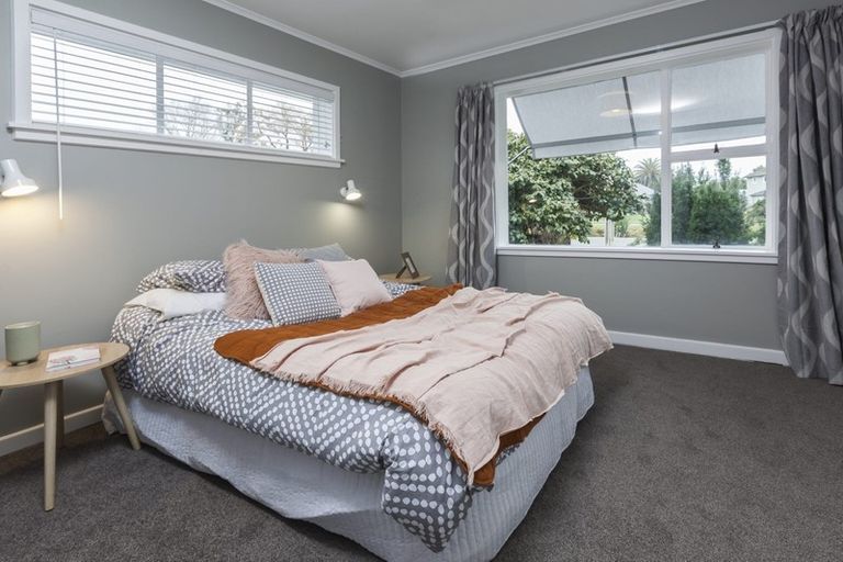 Photo of property in 257 Fifield Terrace, Opawa, Christchurch, 8023