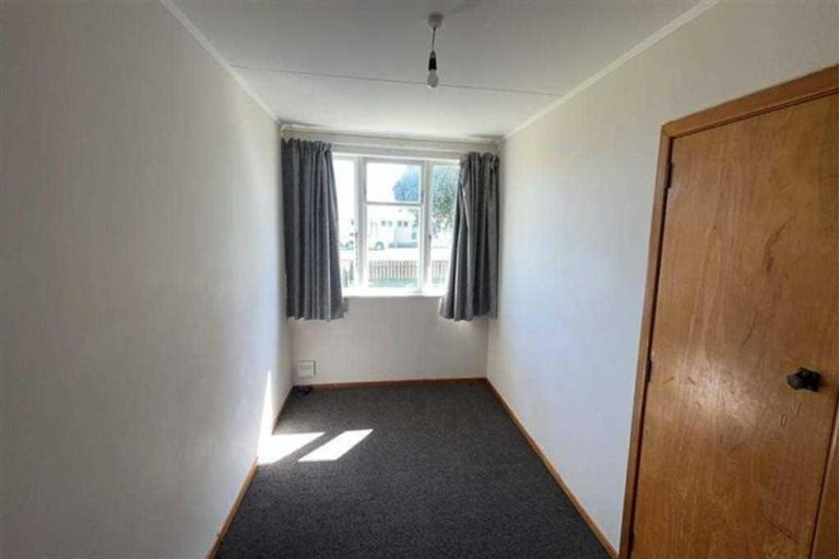 Photo of property in 12 Gibbons Crescent, Castlecliff, Whanganui, 4501