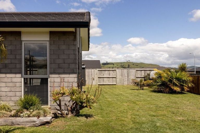 Photo of property in 34 Farrier Street, Papamoa, 3118