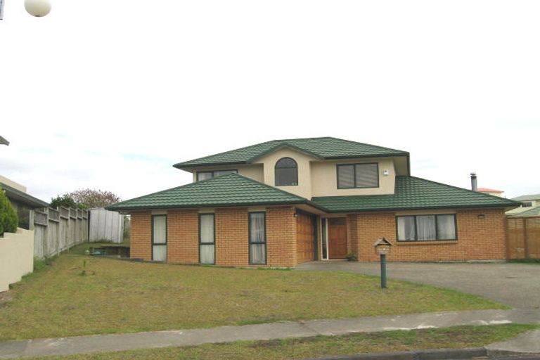 Photo of property in 15 Hobie Court, West Harbour, Auckland, 0618