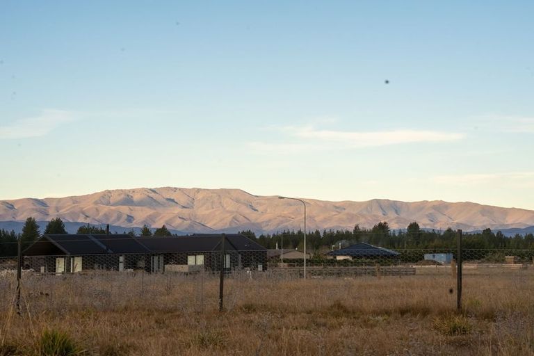 Photo of property in 15 Tussock Crescent, Twizel, 7901