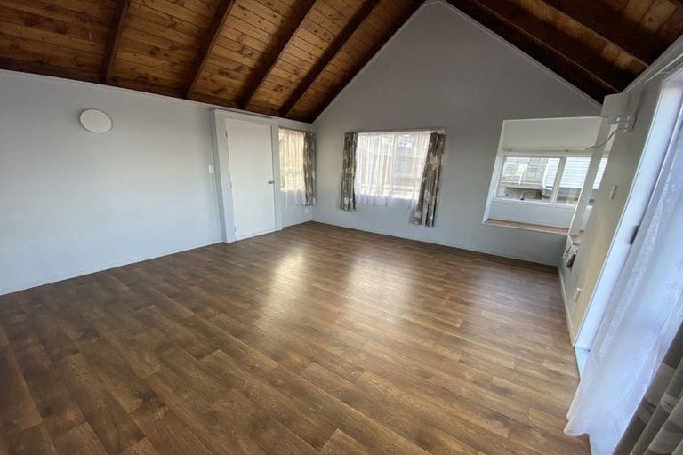 Photo of property in 2/2 Aotea Road, Glen Eden, Auckland, 0602