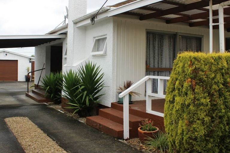 Photo of property in 35 Clifton Avenue, Carterton, 5713