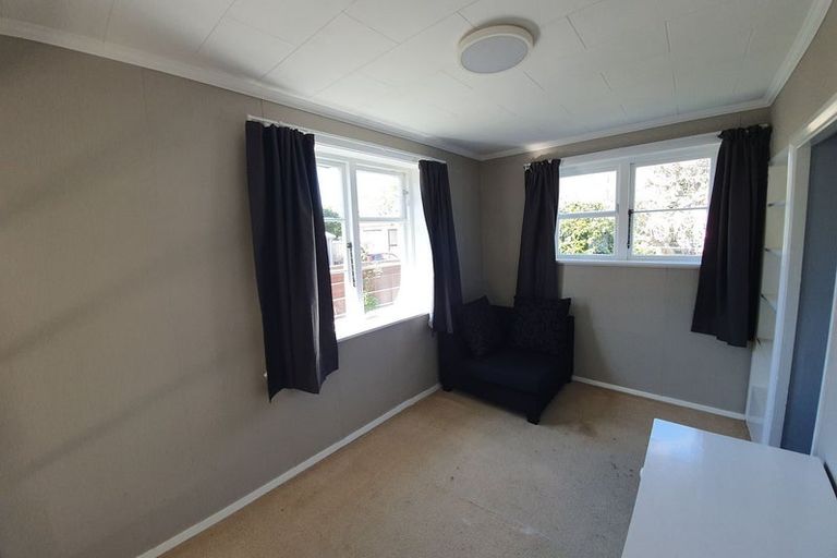 Photo of property in 96 Reynolds Street, Taita, Lower Hutt, 5011