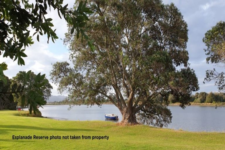 Photo of property in 4b Roretana Drive, Athenree, Waihi Beach, 3177