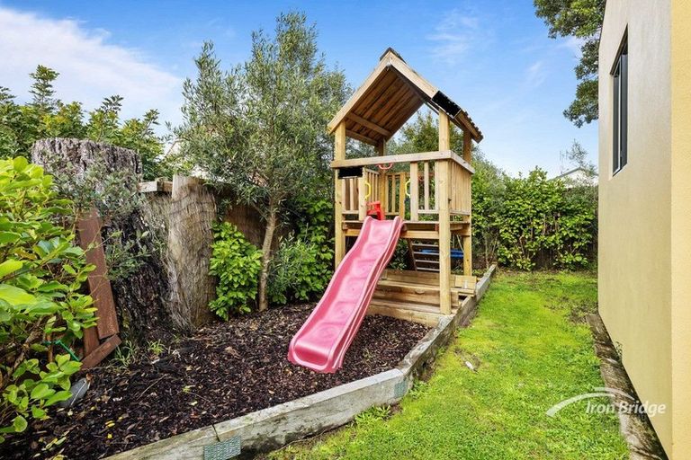 Photo of property in 2/25 Tramway Road, Beach Haven, Auckland, 0626