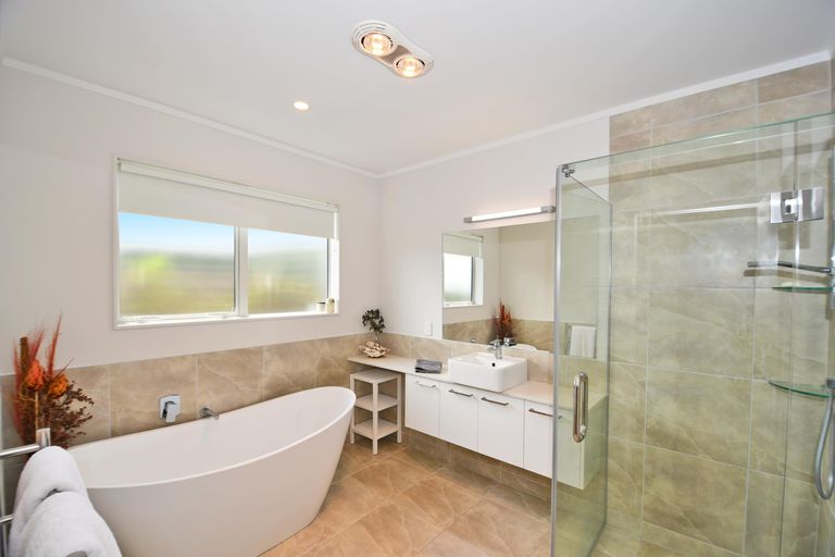 Photo of property in 12 Laly Haddon Place, Matakana, Warkworth, 0985