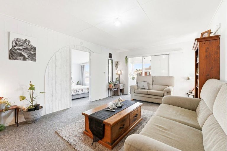 Photo of property in 27 Cross Street, Castlecliff, Whanganui, 4501