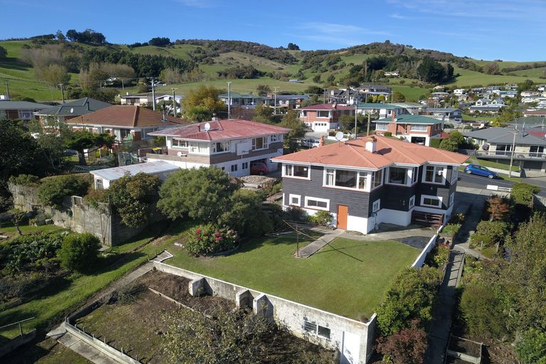 Photo of property in 2 Brooklyn Street, Green Island, Dunedin, 9018