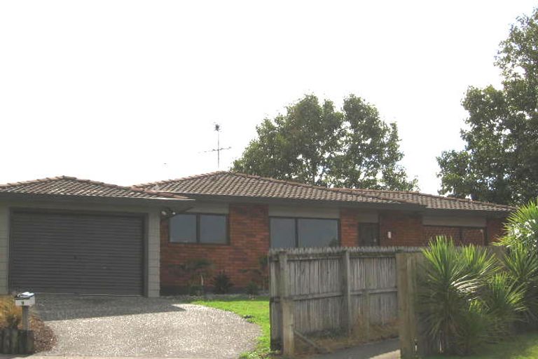 Photo of property in 9 Stockton Place, Glendene, Auckland, 0602