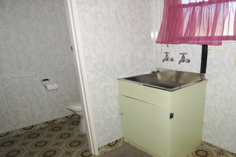 Photo of property in 3a-b Brennan Street, Reefton, 7830