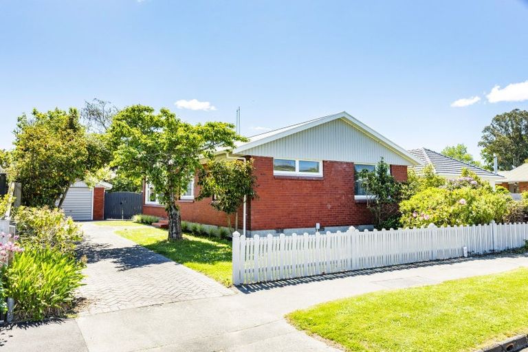 Photo of property in 18 Hurunui Street, Cracroft, Christchurch, 8025