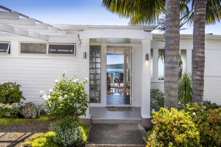 Photo of property in 90 Seacliffe Avenue, Narrow Neck, Auckland, 0622