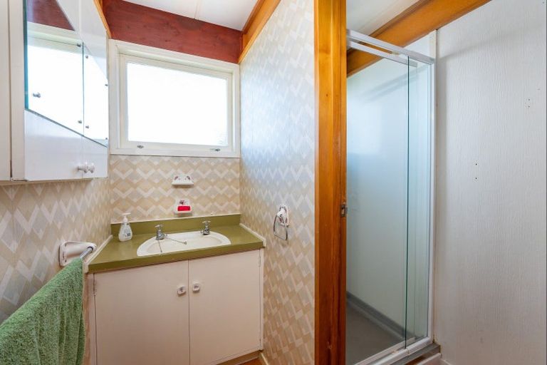 Photo of property in 24 Pokaka Crescent, Wharewaka, Taupo, 3330