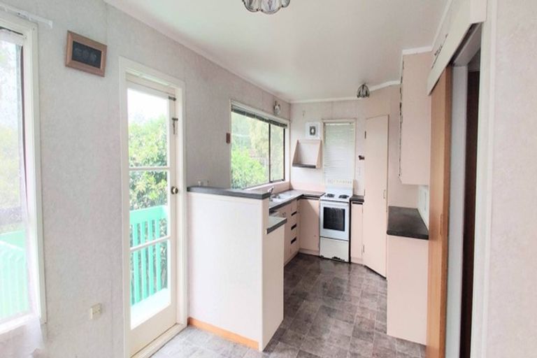 Photo of property in 41 Miltonia Avenue, Te Atatu South, Auckland, 0610