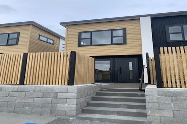 Photo of property in 9/370 Stokes Valley Road, Stokes Valley, Lower Hutt, 5019