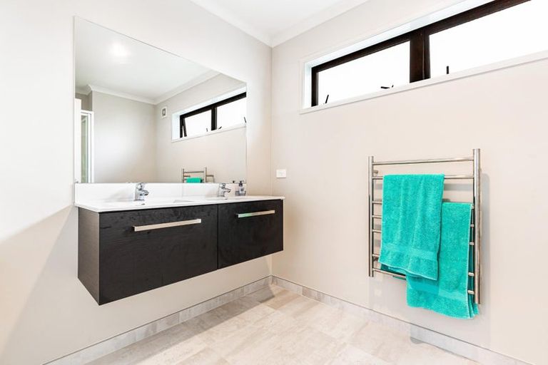 Photo of property in 22 Peihana Road, Hobsonville, Auckland, 0616