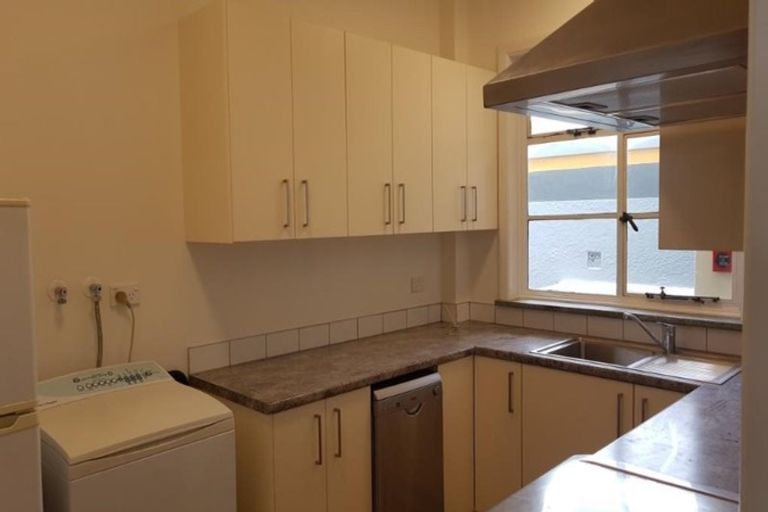 Photo of property in Nissen Court, 11c Hawker Street, Mount Victoria, Wellington, 6011