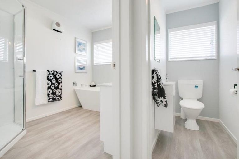 Photo of property in 2 Fern Grove, Taradale, Napier, 4112