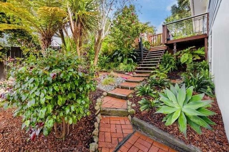 Photo of property in 19 Aquarius Avenue, Glen Eden, Auckland, 0602