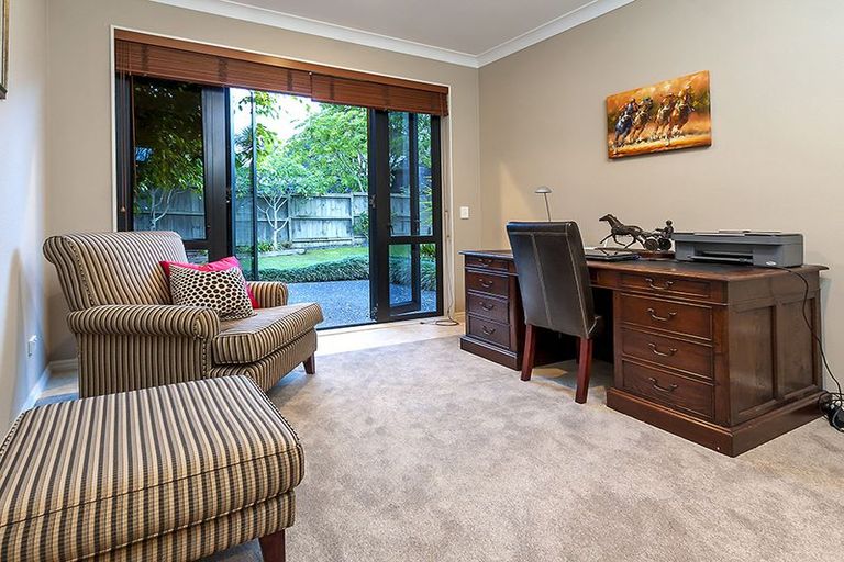 Photo of property in 124 John Brooke Crescent, East Tamaki Heights, Auckland, 2016