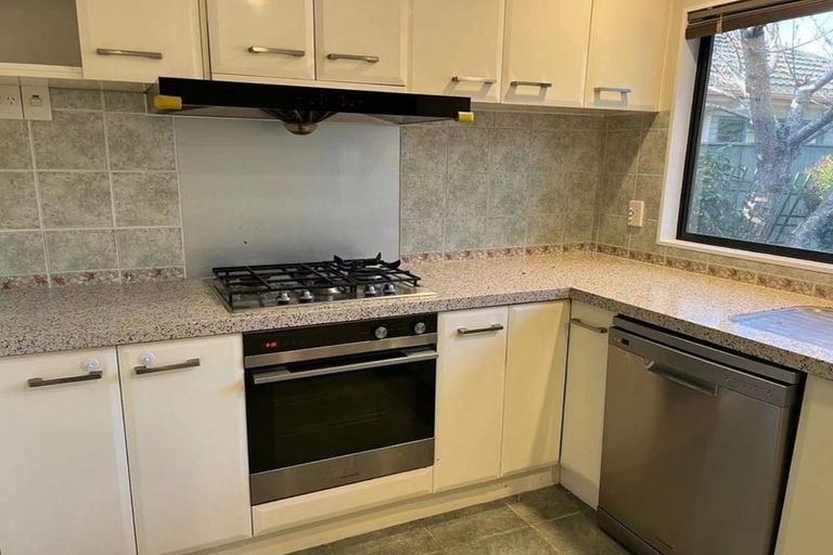 Photo of property in 16 Middlefield Drive, East Tamaki Heights, Auckland, 2016