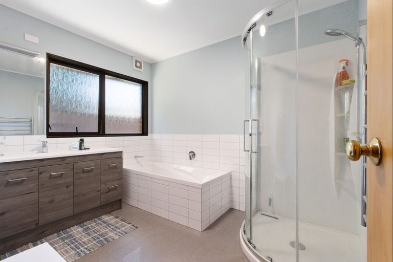 Photo of property in 29 Roskilda Crescent, Taradale, Napier, 4112