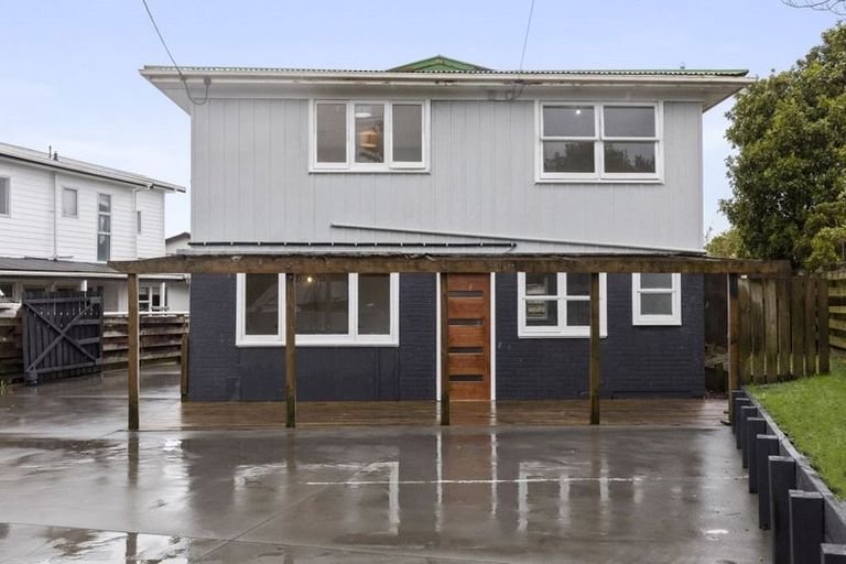 Photo of property in 1400 Whangaparaoa Road, Army Bay, Whangaparaoa, 0930