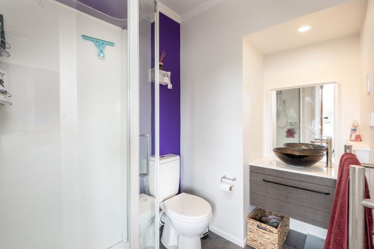 Photo of property in 5h Pembroke Street, Westown, New Plymouth, 4310