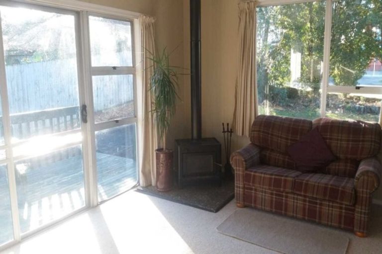 Photo of property in 75 Kemp Road, Massey, Auckland, 0614