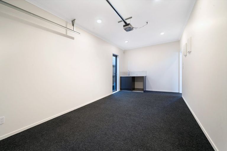 Photo of property in 22b Toru Street, Te Atatu Peninsula, Auckland, 0610